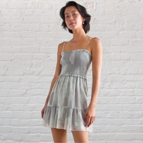 Aritzia Wilfred Size XXS Catamaran‎ Ruffle Mini Dress Silver Sage Green Coquette - Picture 1 of 9